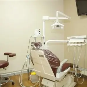 happy-dentist-Dental-Center-of-Highland-Park-Los-Angeles